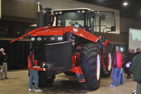 Versatile 100,000th tractor