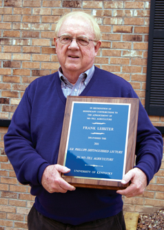 Frank Lessiter with No-Till Pinoeer Award