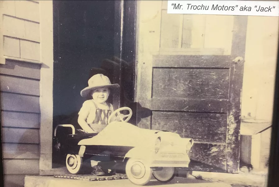 Jack stankievech jack as a 2 year old in his car
