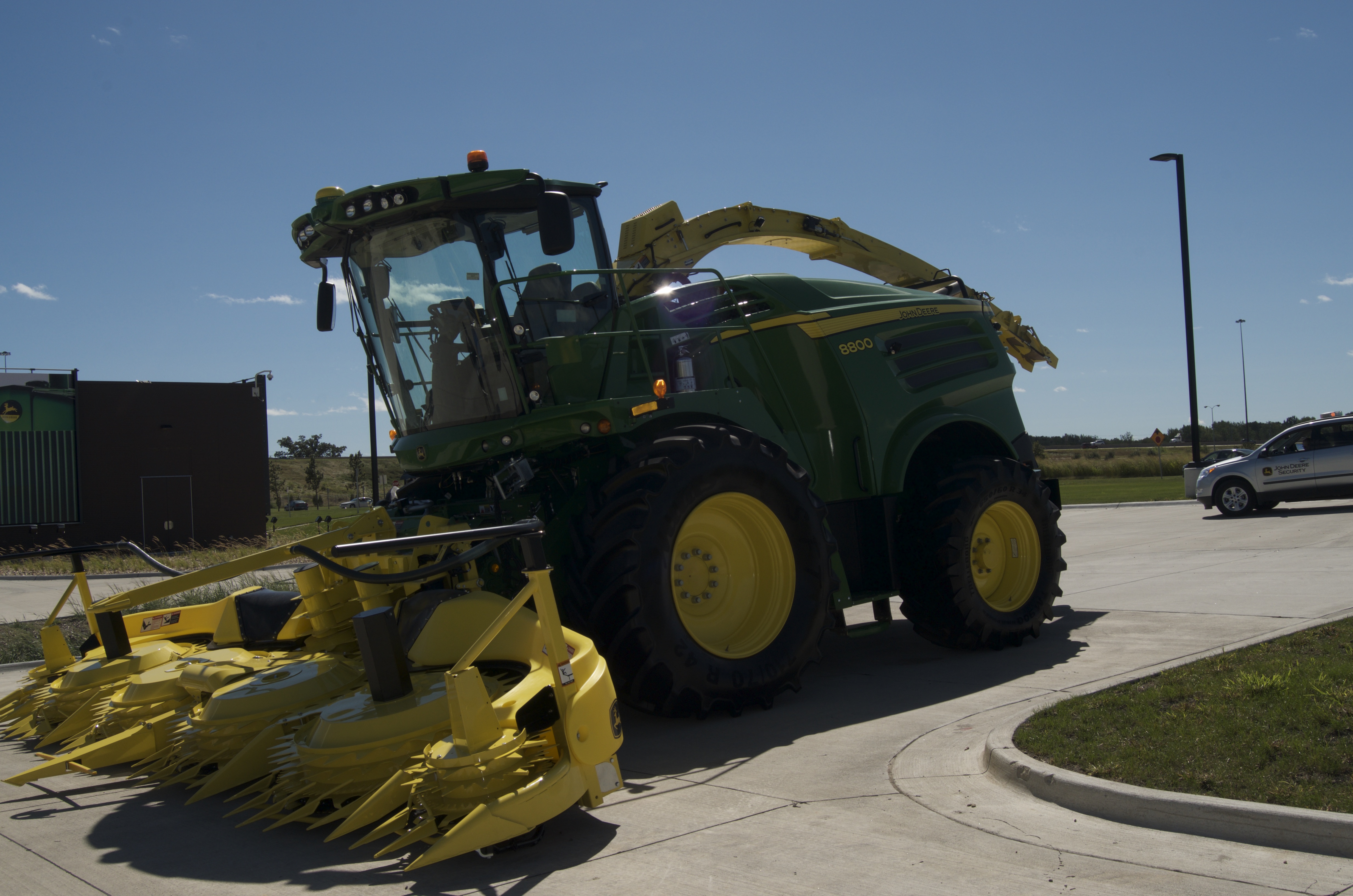 John Deere 8000 Series Self-Propelled Forage Harvester