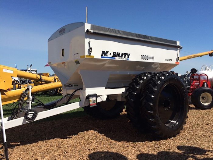 Dalton Ag Inc. Mobility 1000 Dry Fertilizer Spreader