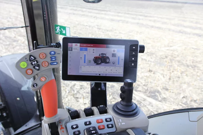 AGCO-Massey-Ferguson8700series_0517 copy.jpeg