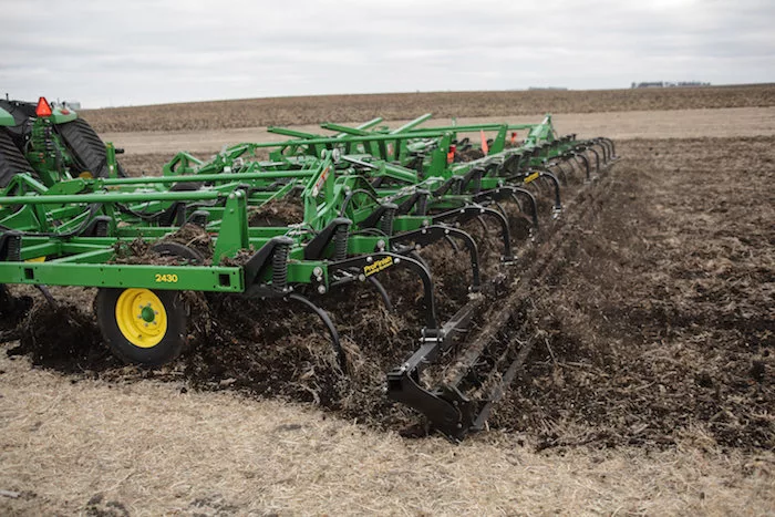 John Deere 2430 Chisel Plow_0518 copy