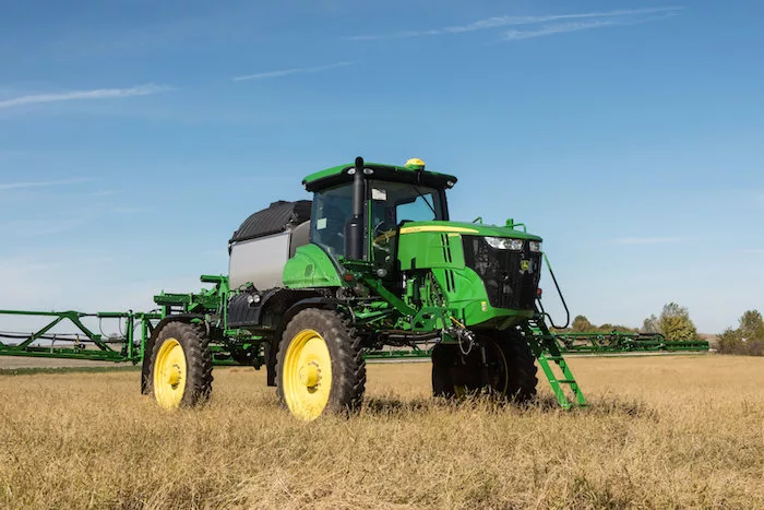 john deere R4044 sprayer_0518 copy