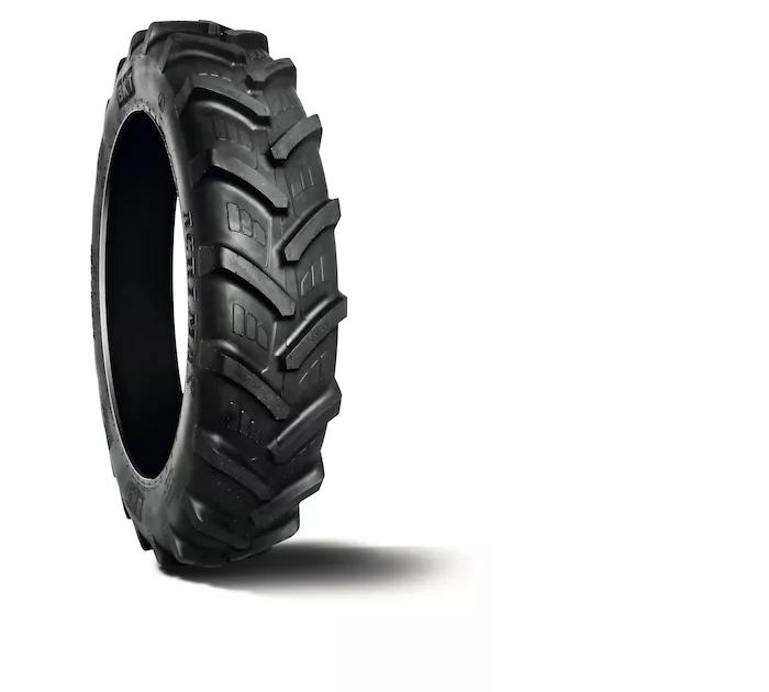BKT Agrimax RT 818 Tire_0820 copy