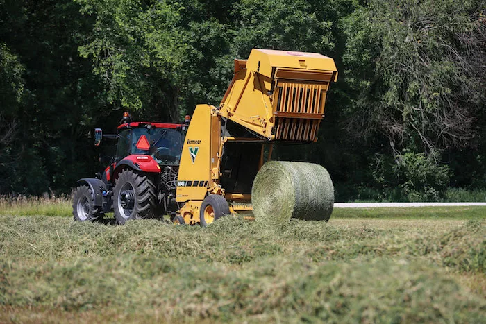 Vermeer 604 Pro Generation 3 Baler_0220 copy