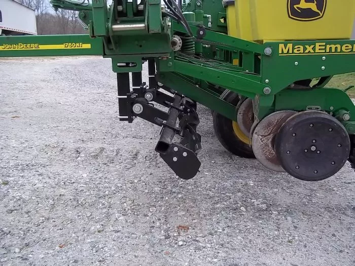 Yetter 5500 Cover Crop Devastator_0320 copy