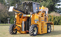 Oxbo International 6120 Grape Harvester