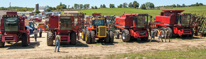 248_Johnson_Tractor_Auction_KK_0812.jpg