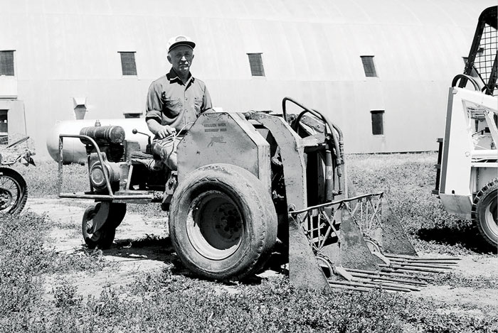 Melroe-Skid-Steer-Loader.jpg