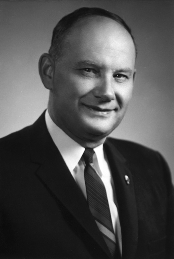 Robert W Schmidt.jpg