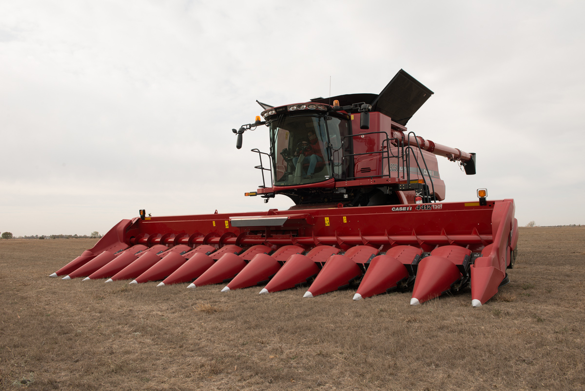 CASE IH LAUNCHES STATE-OF-THE-ART DRAPER AND CORN HEADERS, MAKES MAJOR INVESTMENTS 