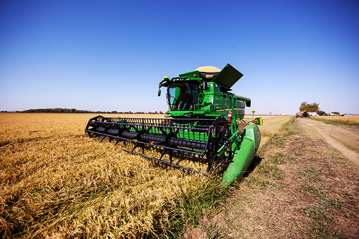 John Deere S-Series Combines 