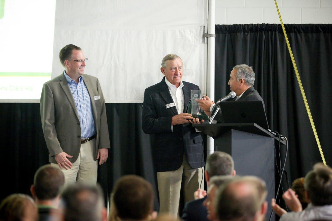 Fisher Barton Group Receives John Deere Award